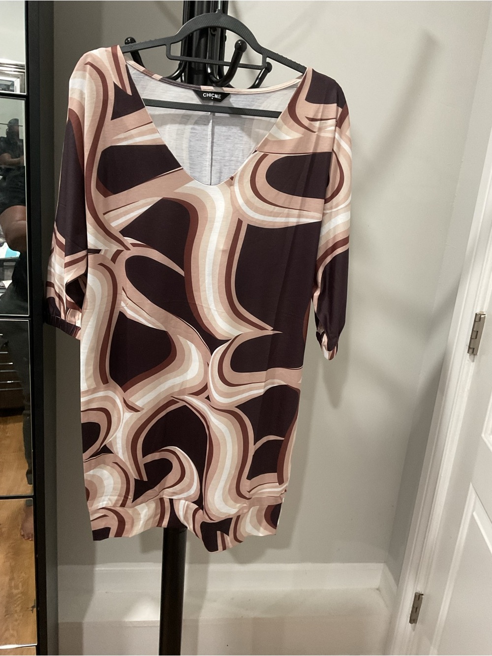 Chico's Abstract Swirl V-Neck Tunic Dress in Brown and Pink